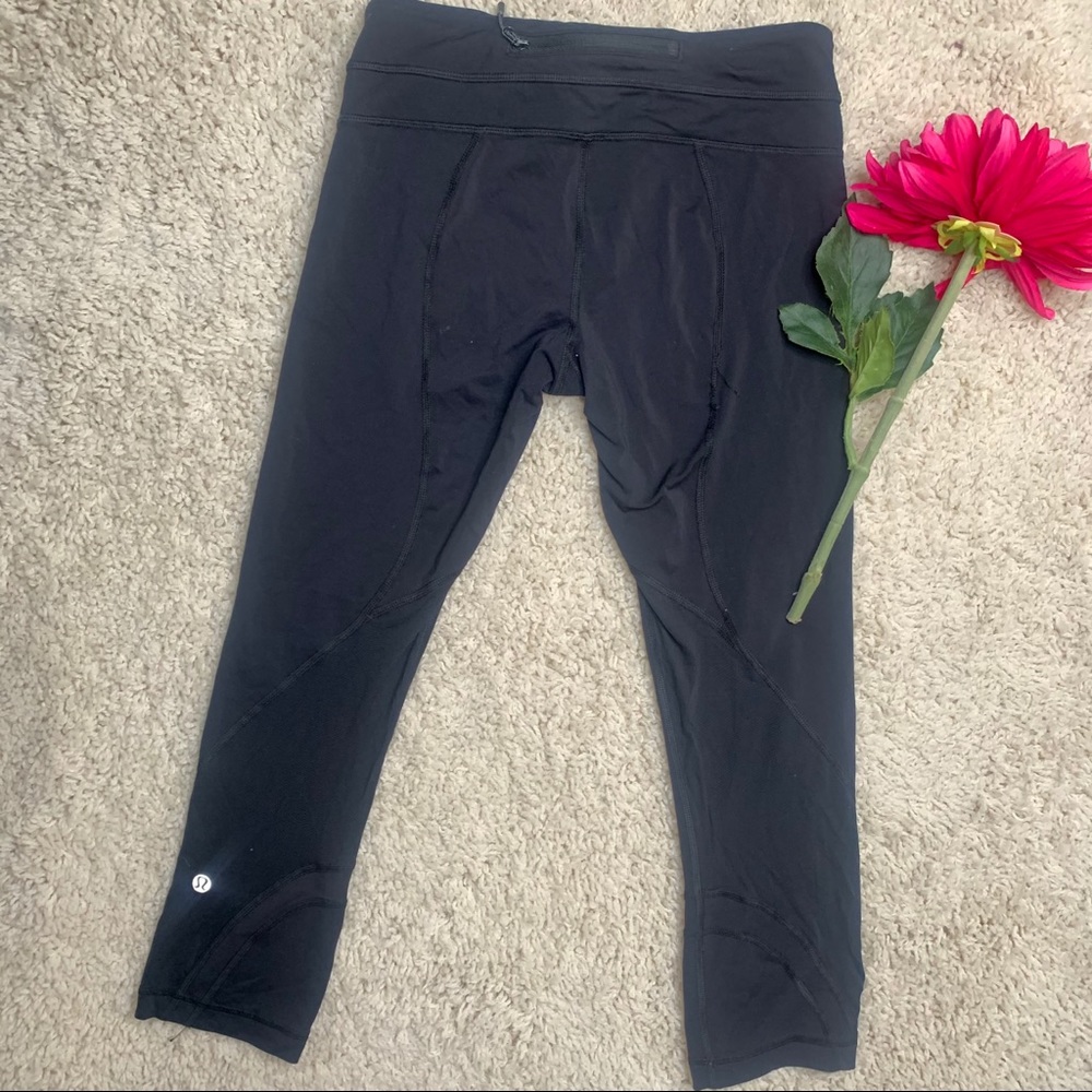 Lululemon Inspire Crop II *Luxtreme 4 - Picture 16 of 16